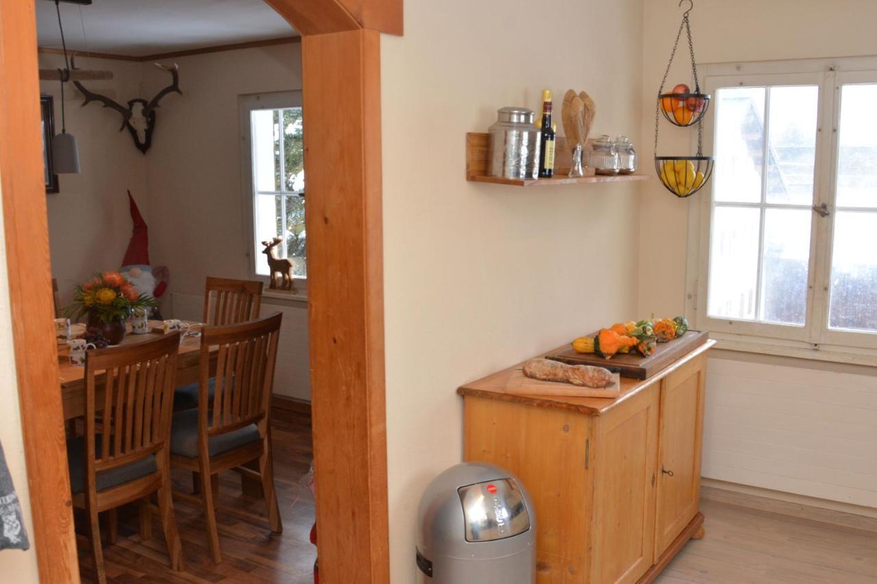 Alte Post Mit Geschichte Und Restaurant Apartment Tavanasa Екстериор снимка