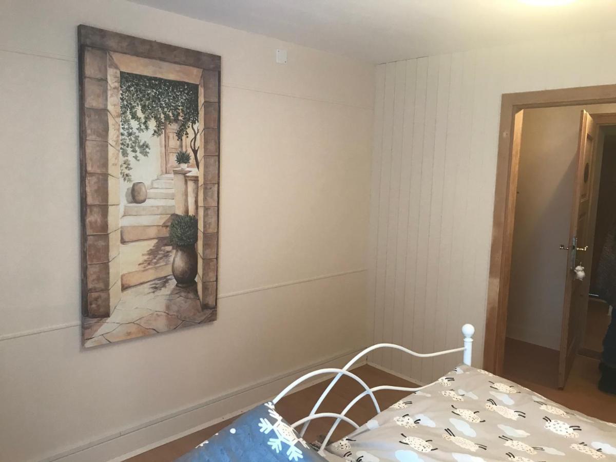 Alte Post Mit Geschichte Und Restaurant Apartment Tavanasa Екстериор снимка