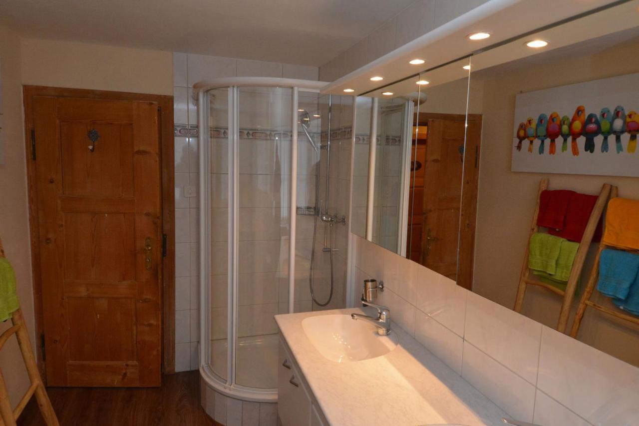 Alte Post Mit Geschichte Und Restaurant Apartment Tavanasa Екстериор снимка