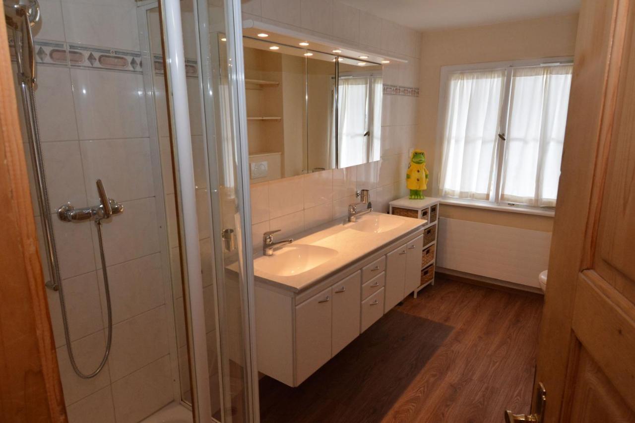 Alte Post Mit Geschichte Und Restaurant Apartment Tavanasa Екстериор снимка