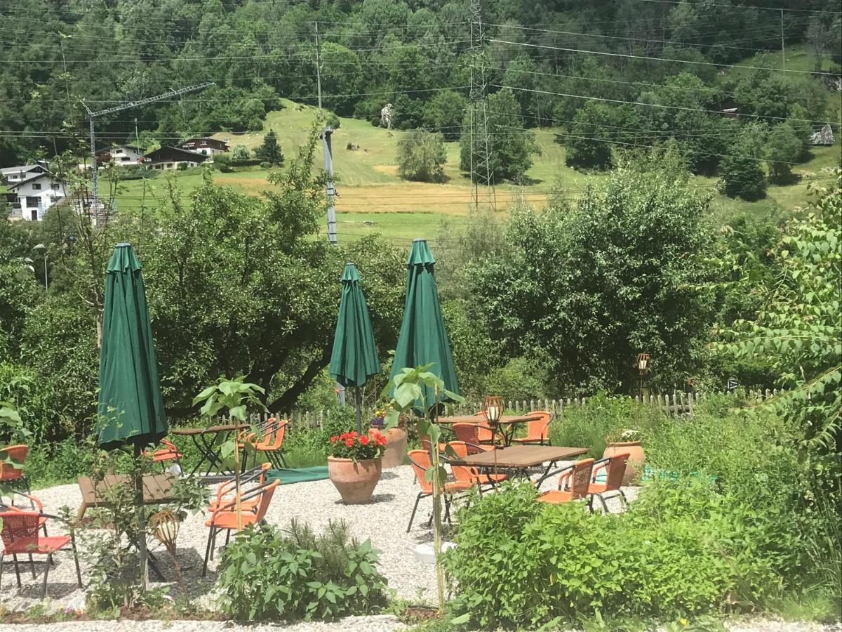 Alte Post Mit Geschichte Und Restaurant Apartment Tavanasa Екстериор снимка